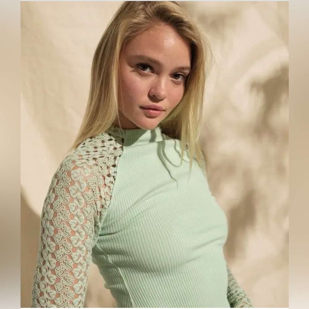 Pink Lace Sleeve Ribbed Top - Picture 2 of 2
